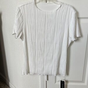 Chic White Textured Short Sleeve Top